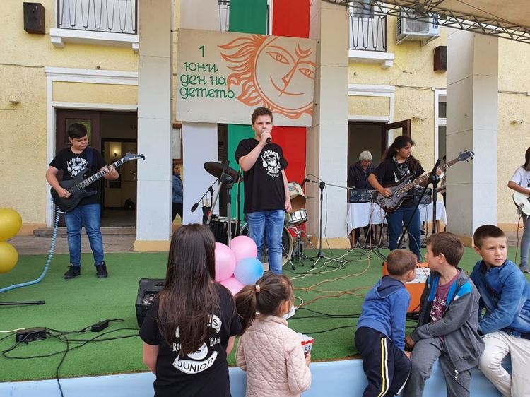 „Nautilus junior band“ излезе за пръв път пред публика