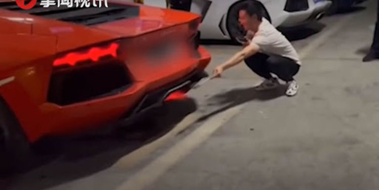 Китаец пробва да изпече месо на Lamborghini