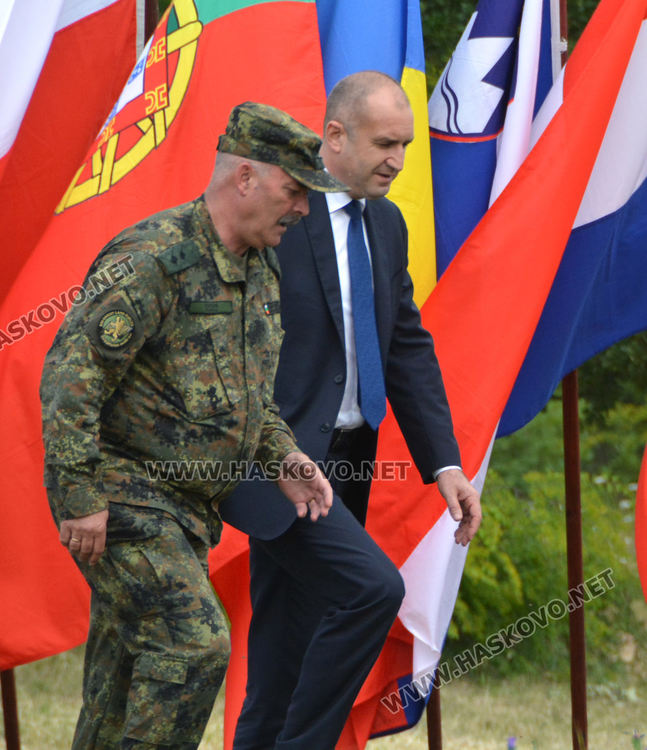 Президентът и военният министър наблюдават учението &ldquo;Ответен удар 21&rdquo;на Полигона &ldquo;Корен&rdquo; 