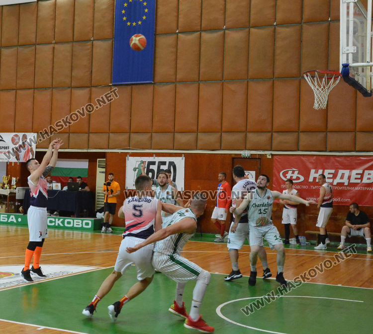 Хасково спори за шампионското място в Б баскетболната група