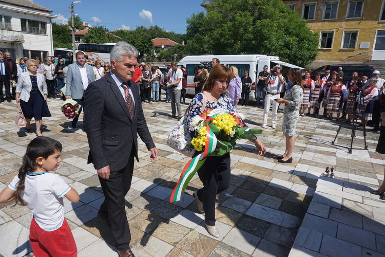 Поклон на “Илиева нива”