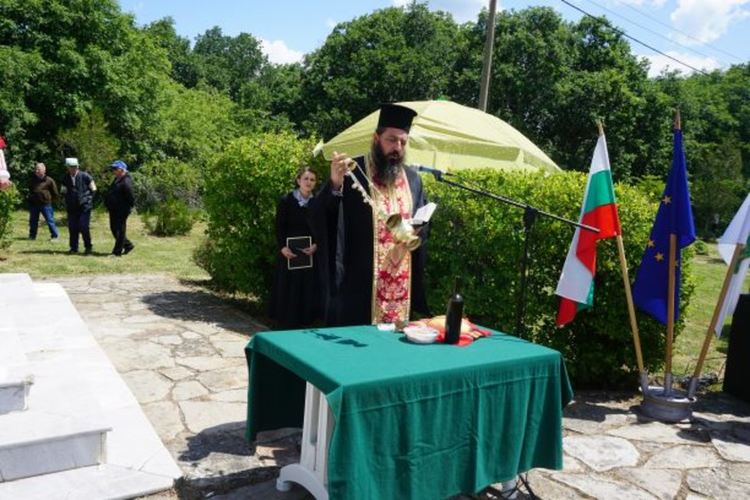 Поклон на “Илиева нива”