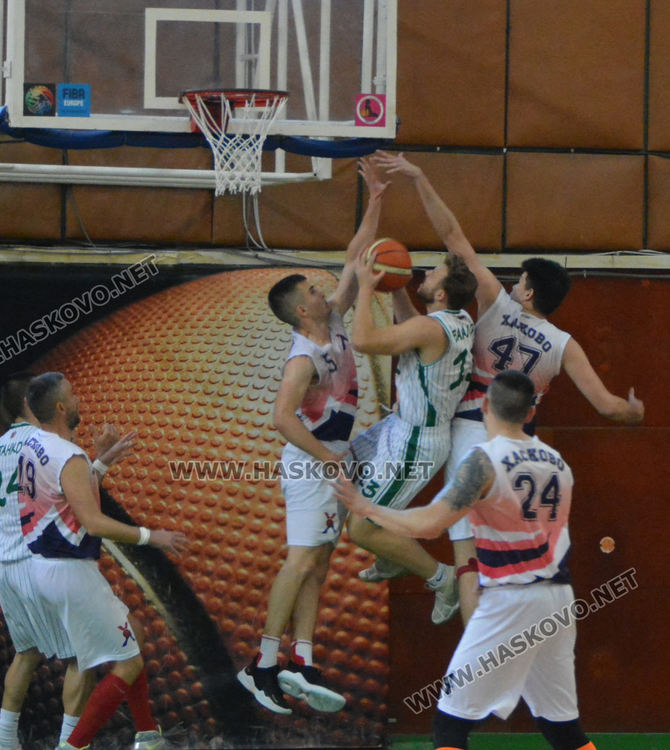 Хасково спори за шампионското място в Б баскетболната група
