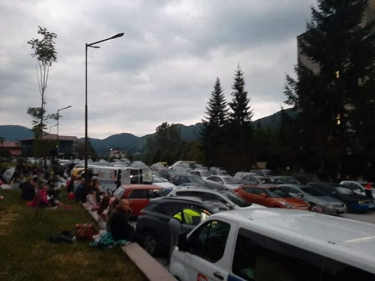 Десетки на автокино в Смолян, интересът е огромен