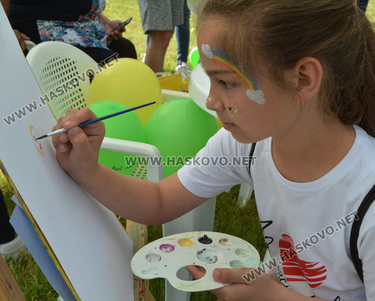 За девети път „Здравей, лято!“ посрещна стотици деца