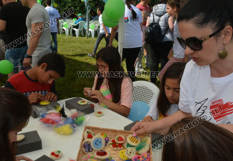 За девети път „Здравей, лято!“ посрещна стотици деца