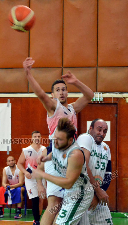 Хасково спори за шампионското място в Б баскетболната група