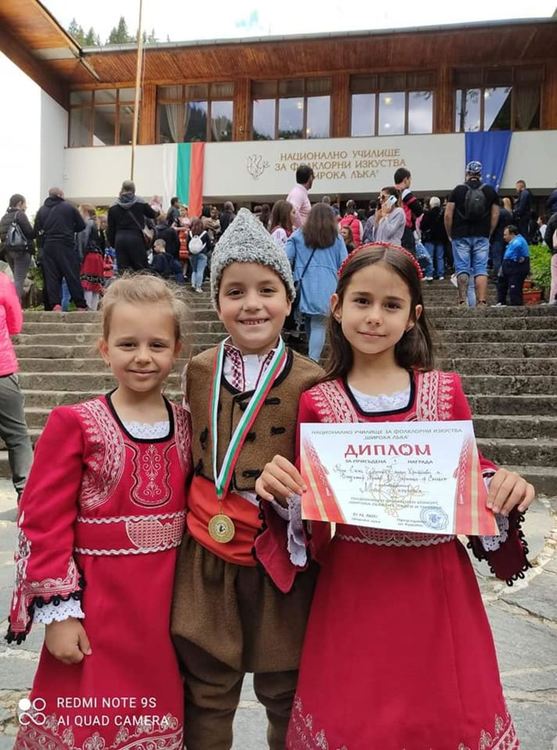 Стотици участници събра Националният конкурс "Широка лъка пее, свири и танцува"