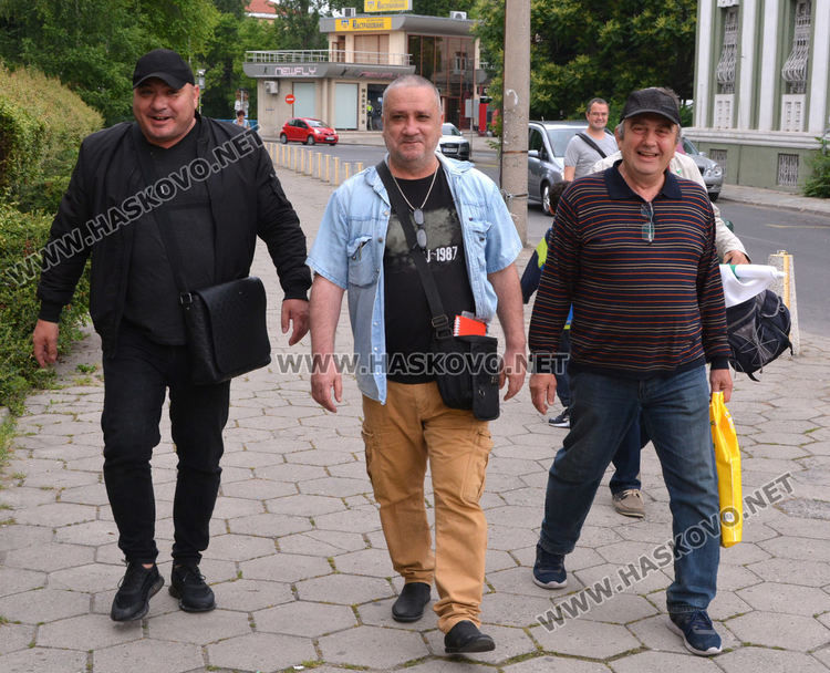 Атанас Василев регистрира листата на Коалиция „Ляв съюз за чиста и свята република“ с водач Хубен Стефанов