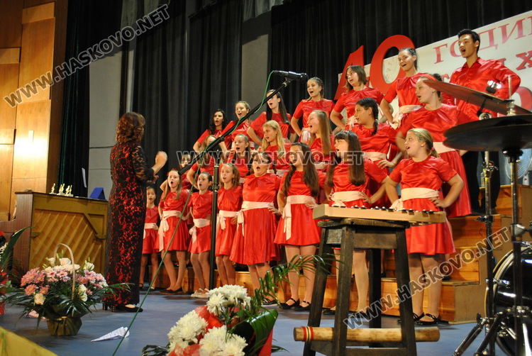 Международен успех за певците от хор „Орфей”