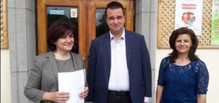 ГЕРБ регистрира листата си за 9 МИР, водач отново е Цвета Караянчева