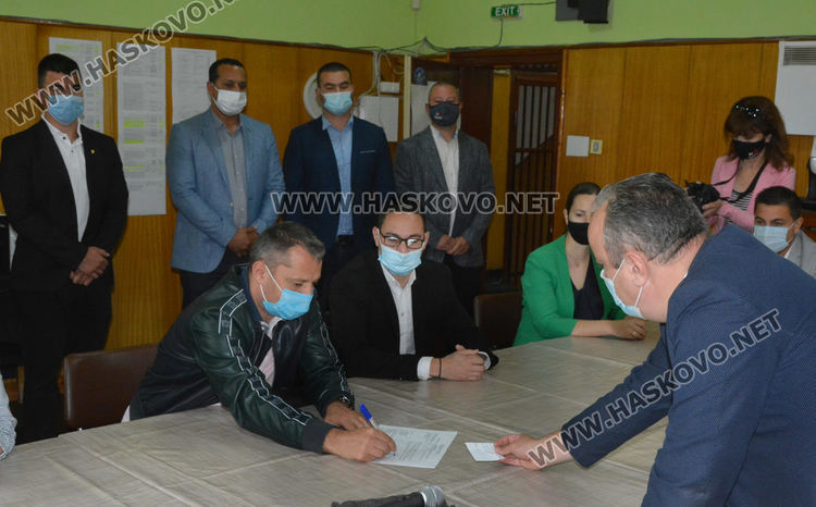  ГЕРБ заложи на младите за изборите в Хасково:регистрира листа с тик токър