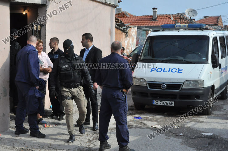 Полицейска акция в „Република“, арестувана е жена