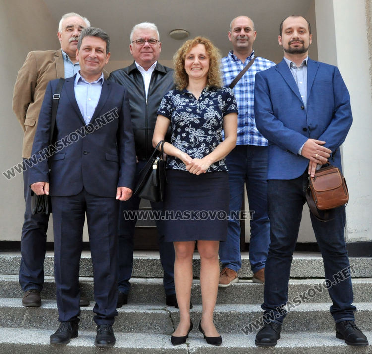 Катя Панева отново води листата на "Демократична България-Обединение" в Хасково