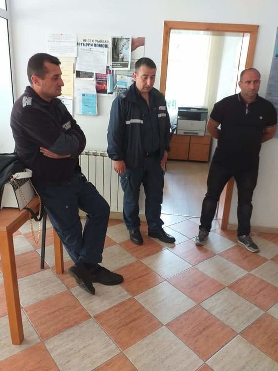 Полицейски служители от участъка в с. Баните изнесоха открит урок пред ученици