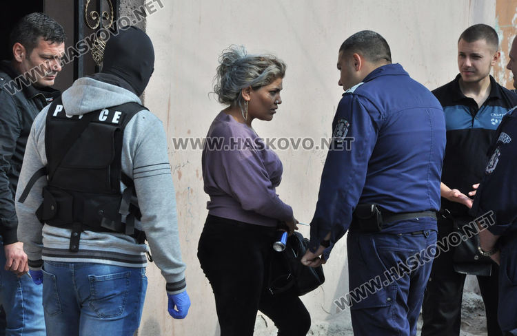 Полицейска акция в „Република“, арестувана е жена