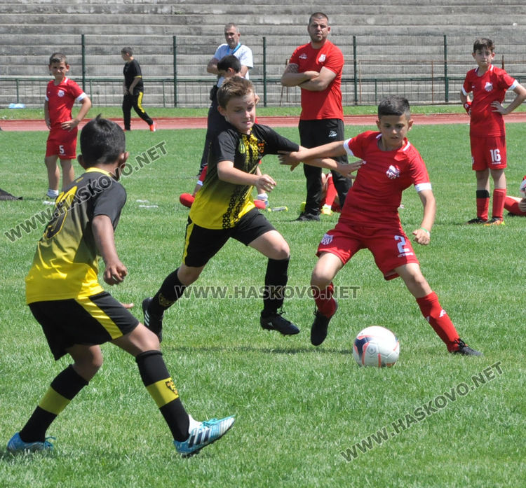 ФК „Харманли 04“ спечели купата в турнира „Децата и футболът“ 