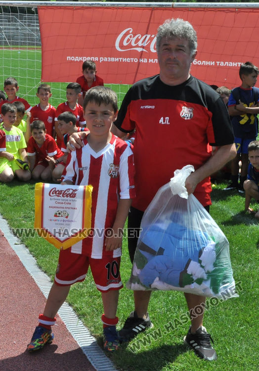 ФК „Харманли 04“ спечели купата в турнира „Децата и футболът“ 