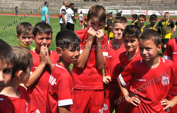 ФК „Харманли 04“ спечели купата в турнира „Децата и футболът“ 