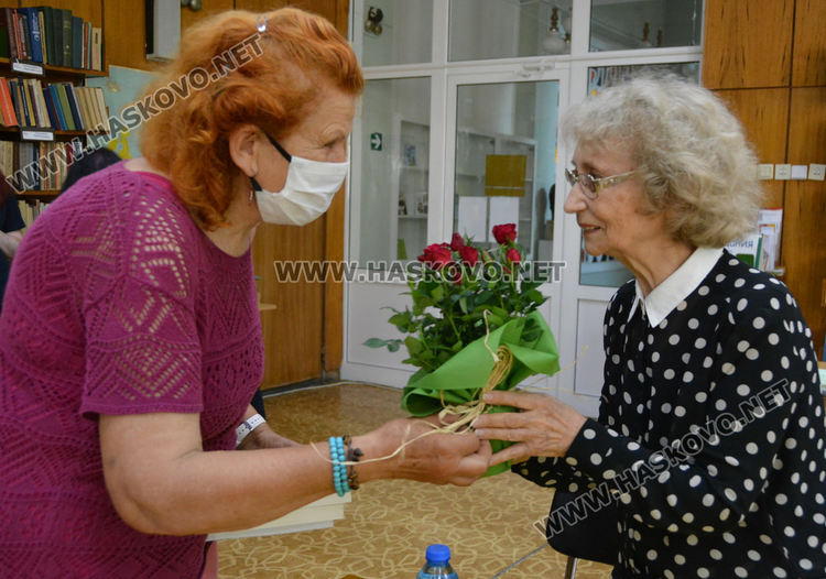 Неда Антонова представи романа си за Паисий