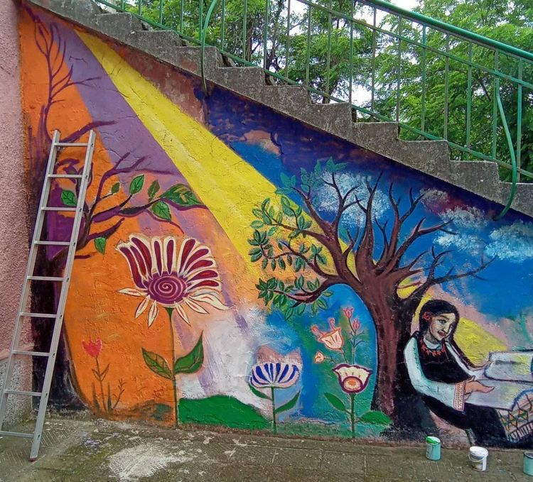 В Брягово  има красива лятна читалня за деца