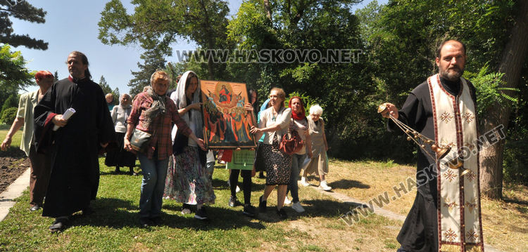 Шествие занесе иконата Възнесение Господне до параклиса на Ямача
