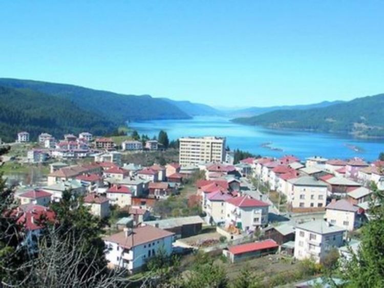 Бургазлия изнудвал доспатски магазинер. Искал му хиляди, че "натровил" детето му с лютеница