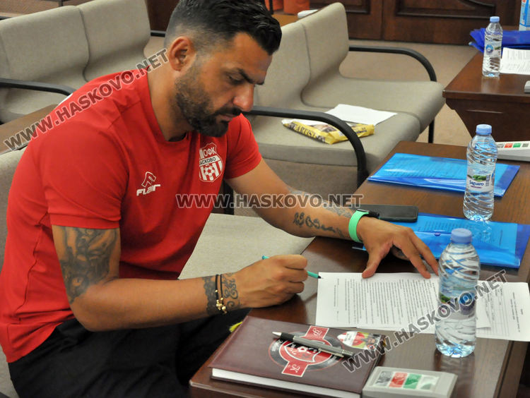 12 футболни треньори преминаха обучение за подготовка на деца със специални потребности