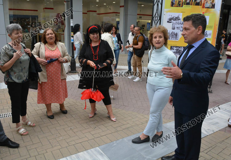 Концерт-спектакъл, изложба и шествие за 50-годишнината на Езиковата гимназия