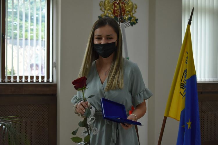 Връчиха плакети на зрелостници от Общински младежки съвет - Асеновград 