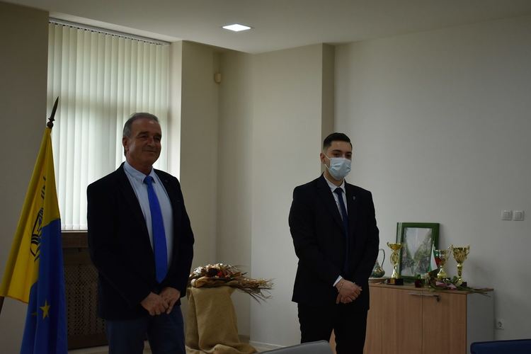 Връчиха плакети на зрелостници от Общински младежки съвет - Асеновград 