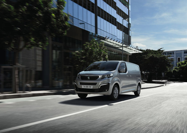 Гамата лекотоварни автомобили на PEUGEOT на Truck Expo 2021 