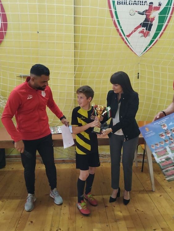 ОУ „Климент Охридски“ с купа от ученическата Шампионска лига по футбол 