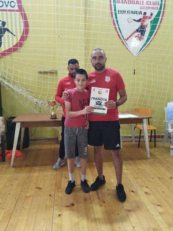 ОУ „Климент Охридски“ с купа от ученическата Шампионска лига по футбол 