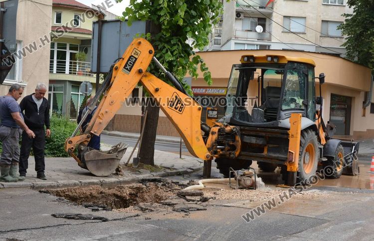 Част от ул. “Кирил и Методий” без вода заради авария