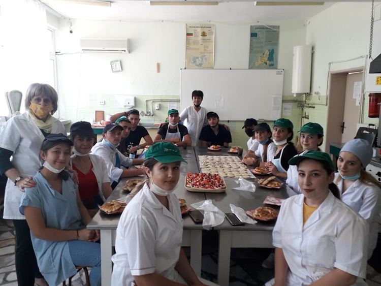 Седмицата на отворените врати  в ПГ по туризъм продължава