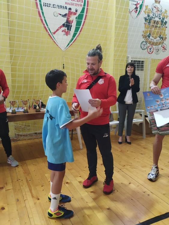 ОУ „Климент Охридски“ с купа от ученическата Шампионска лига по футбол 