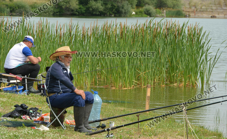 Димитър Донев с най-голяма риба на турнира на яз. „Черногорово“