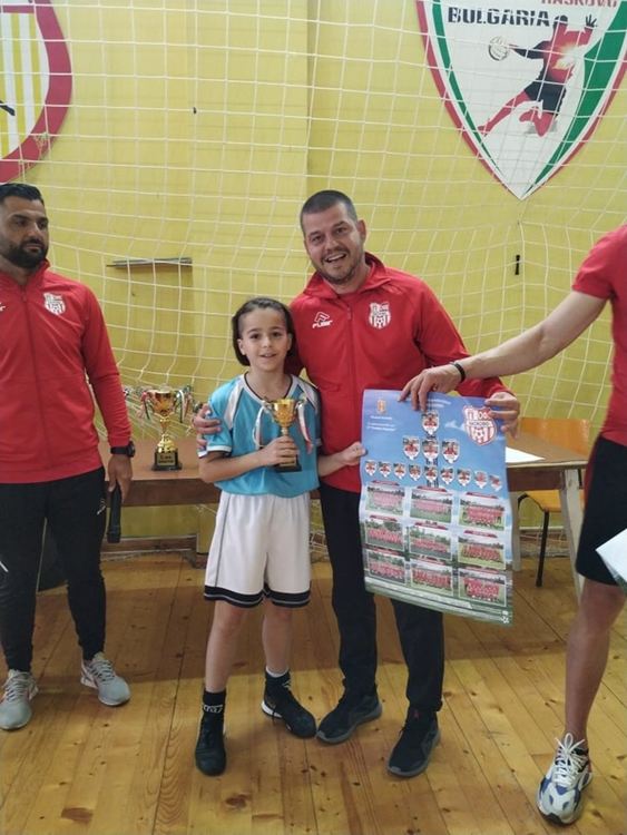 ОУ „Климент Охридски“ с купа от ученическата Шампионска лига по футбол 