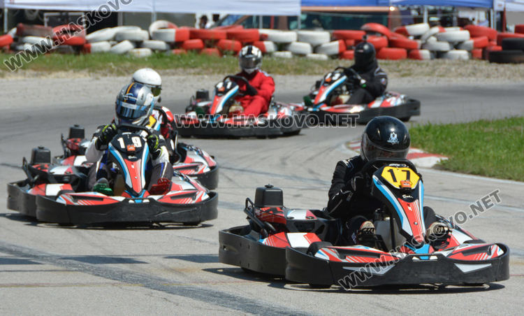 Отбори от Франция и Швейцария са шампиони в състезанието по картинг в Хасково