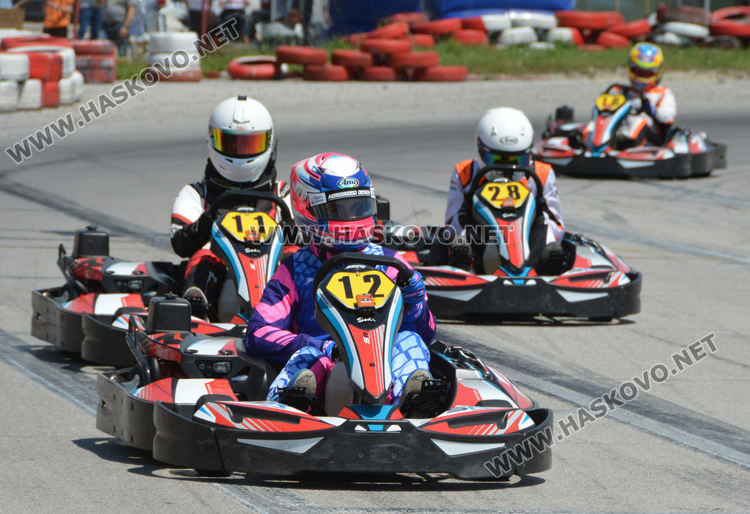 Отбори от Франция и Швейцария са шампиони в състезанието по картинг в Хасково