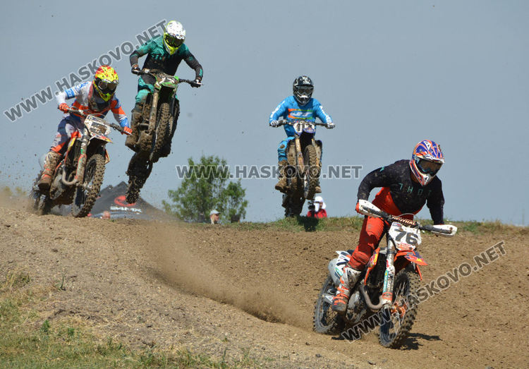 Над 100 стартираха в състезание по мотокрос край Горски извор