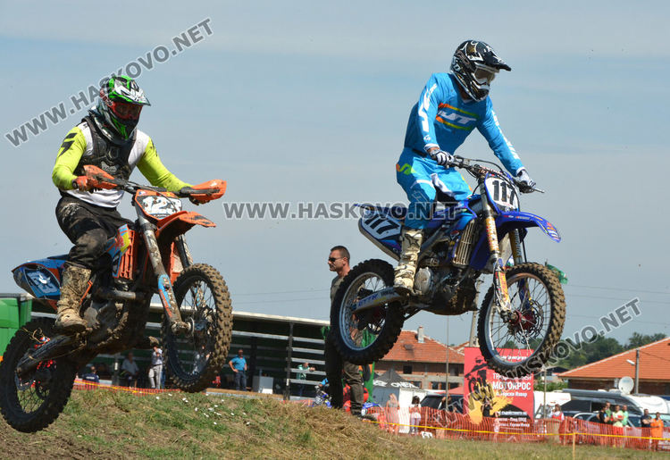 Над 100 стартираха в състезание по мотокрос край Горски извор