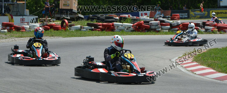 Отбори от Франция и Швейцария са шампиони в състезанието по картинг в Хасково