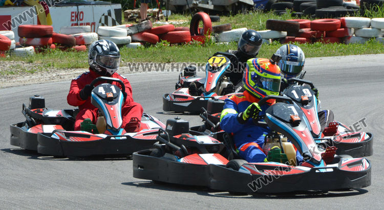 Отбори от Франция и Швейцария са шампиони в състезанието по картинг в Хасково