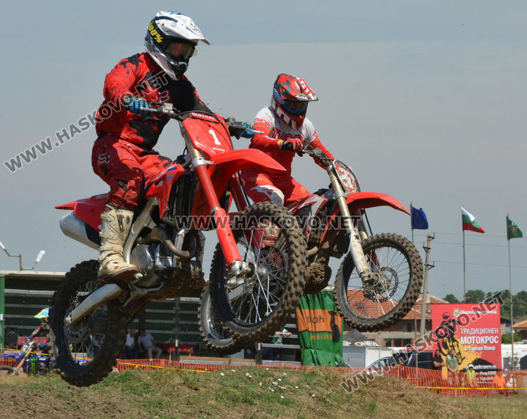 Над 100 стартираха в състезание по мотокрос край Горски извор