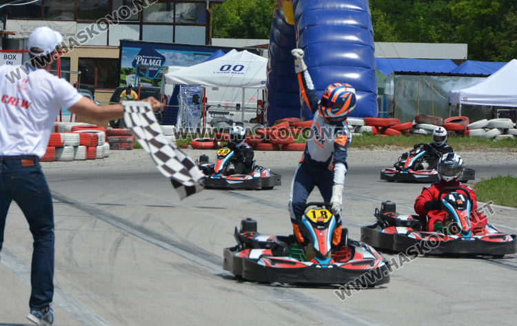 Отбори от Франция и Швейцария са шампиони в състезанието по картинг в Хасково