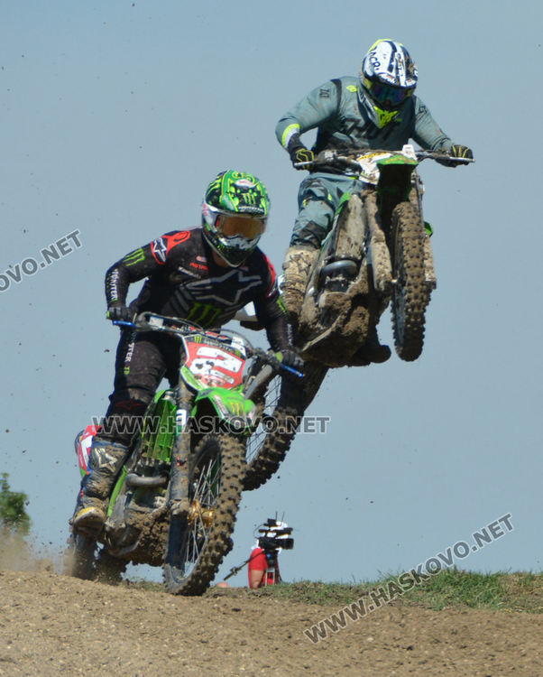 Над 100 стартираха в състезание по мотокрос край Горски извор