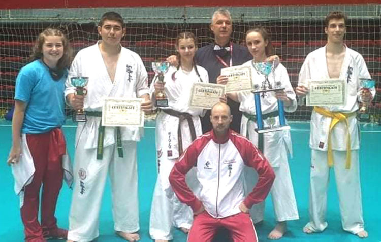 Карaтeките на „Мълния“ с 5 медала от международен турнир в Бургас