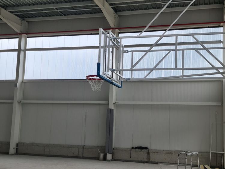 Спортната зала в село Тополово скоро ще е готова за ползване (снимки)